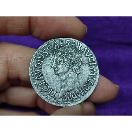 Moneda romana Caesar