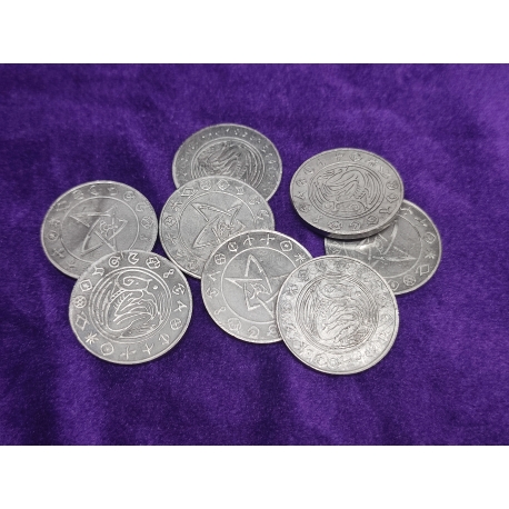 Moneda de Cthulhu acu&ntilde;ada a martillo